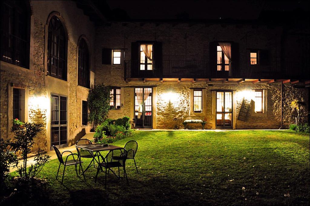 Casa Branzele Bed & Breakfast Trezzo Tinella Ngoại thất bức ảnh